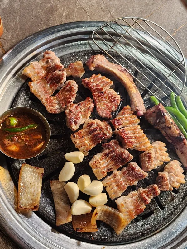 돈육지존 역삼역본점 사진 4