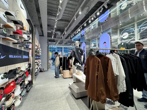 ABC-MART GRAND STAGE Ginza 사진 3