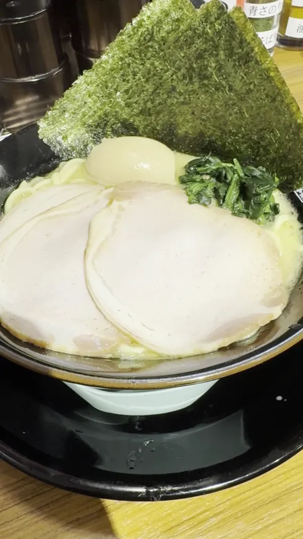 横浜家系ラーメン壱角家 新宿歌舞伎町一番街店 사진 3