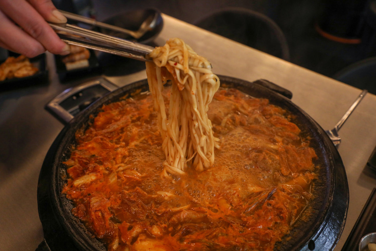 솥돈 홍대점 사진 5