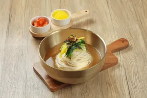 Gijang Myeolchiguksu Mora