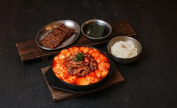팔팔찌개 영등포점 사진 2
