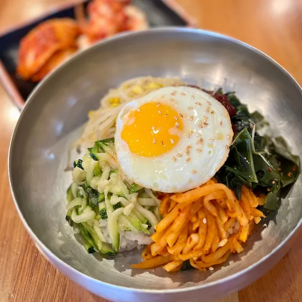 Ujeong Dolsot Bibimbap Seomyeon