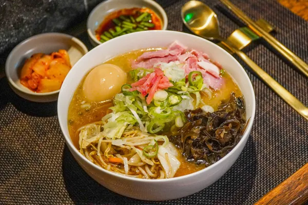 산반들 돼지국밥 서면 전포카페거리 본점 사진 2