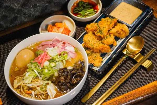 산반들 돼지국밥 서면 전포카페거리 본점 사진 4