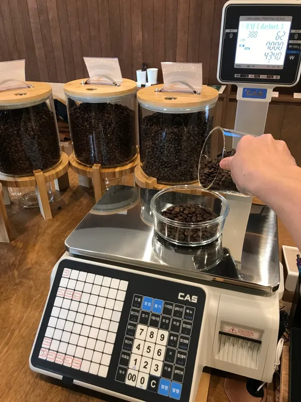 로스터리 묵음 사진 2
