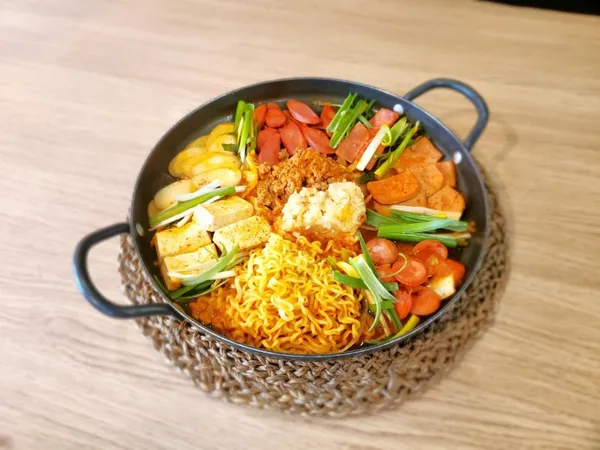 김뚜껑부대찌개 성수점 사진 2