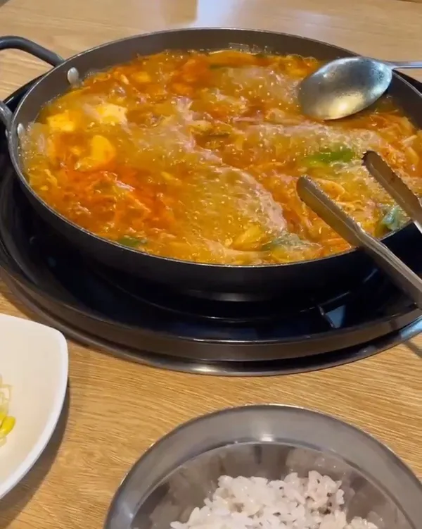 Kim Ttukkeong Budaejjigae Seongsu, photo 2