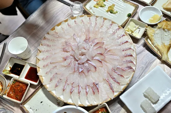 사량도자연산횟집 본점 사진 3
