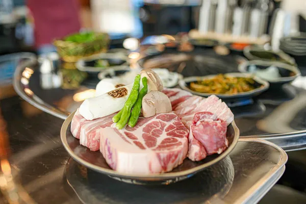 Palmidonga Heukdwaeji Seongsan