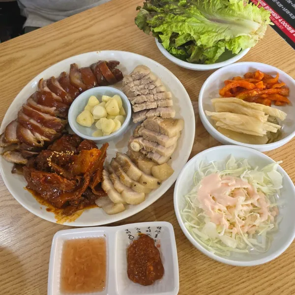 우현족발 사진 5