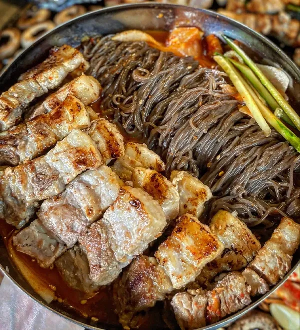 동두천솥뚜껑삼겹살 종각점 사진 3