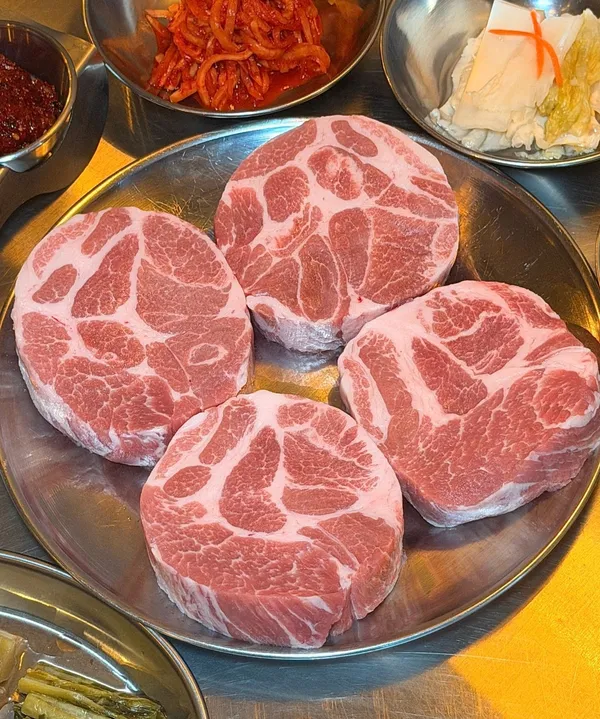 두껍 충무로점 사진 4