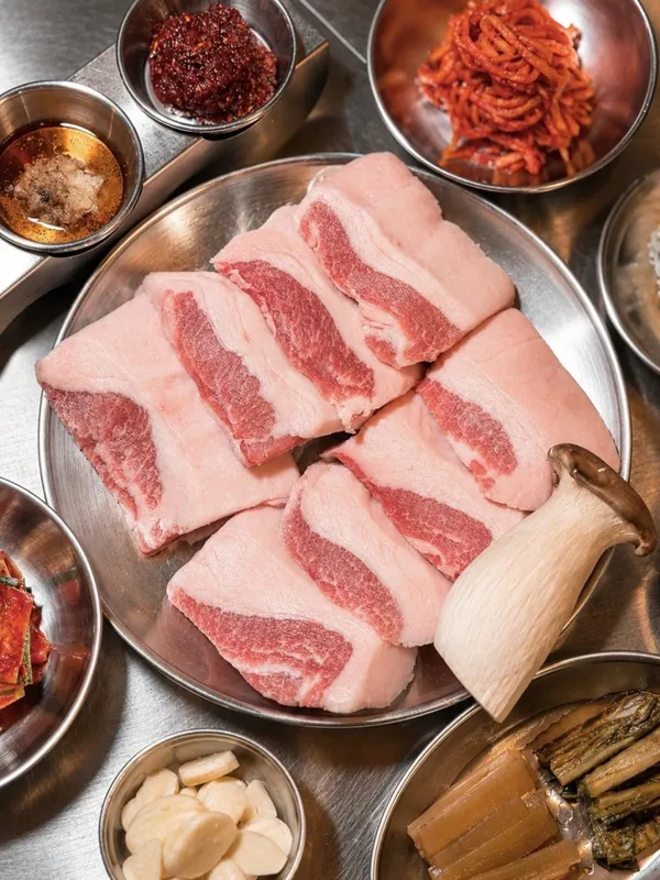 두껍 충무로점 사진 5