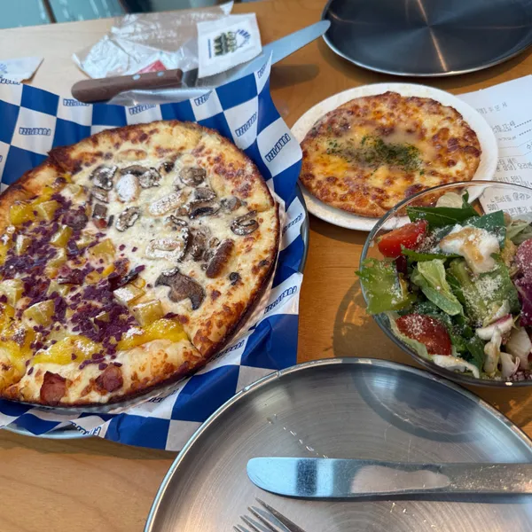 Pug Pizza House Sinlim, photo 4