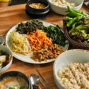 Jangdong Gamnamujip Boribap