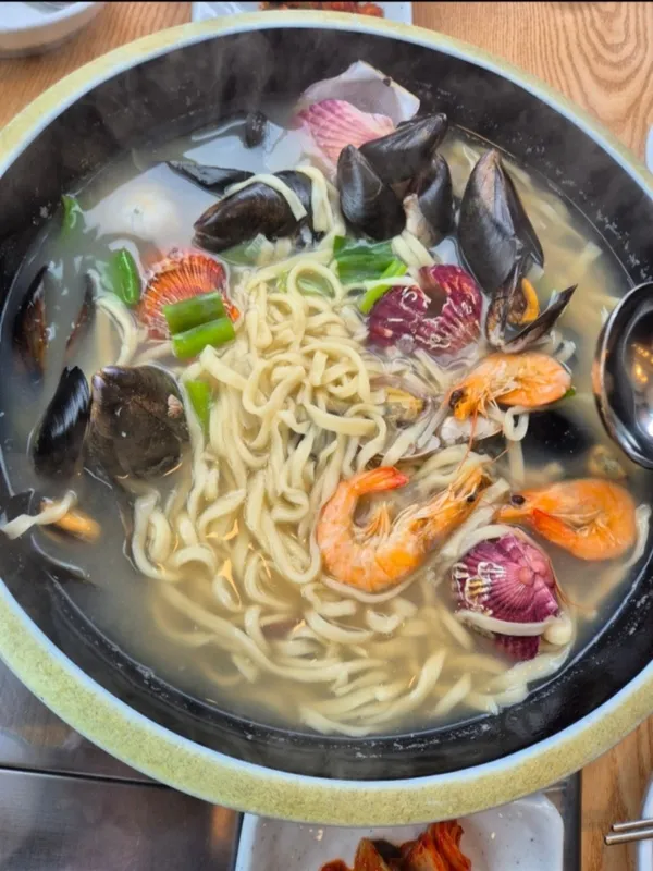 고래해물칼국수 사진 4