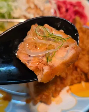 ヨコスカ ツナミ サンス店