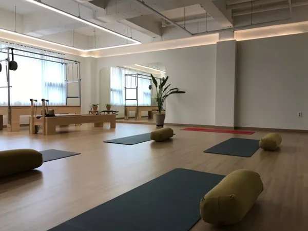 슬로우스테디 요가 필라테스 사진 3