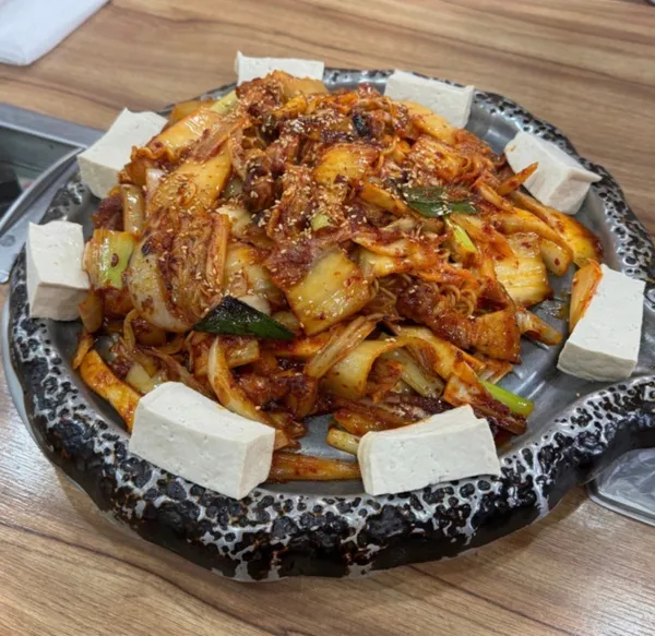 통돼지두루치기 김치찌개 전문점 사진 2