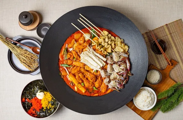 까치솥뚜껑닭도리 청주오창점 사진 5