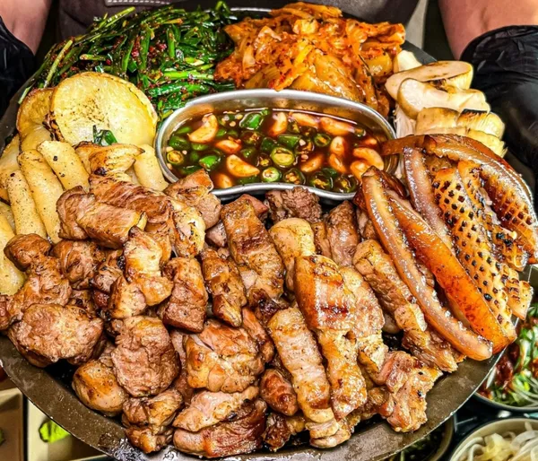 돼봉삼겹살 상봉점 사진 3