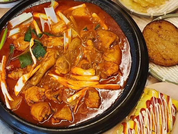 솥뚜레 닭도리탕 사진 3