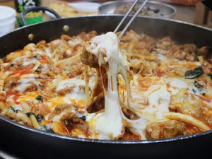 Bamnamujip Chuncheon Dakgalbi