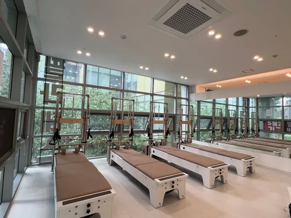 필라테스이즘 강남역점 사진 2
