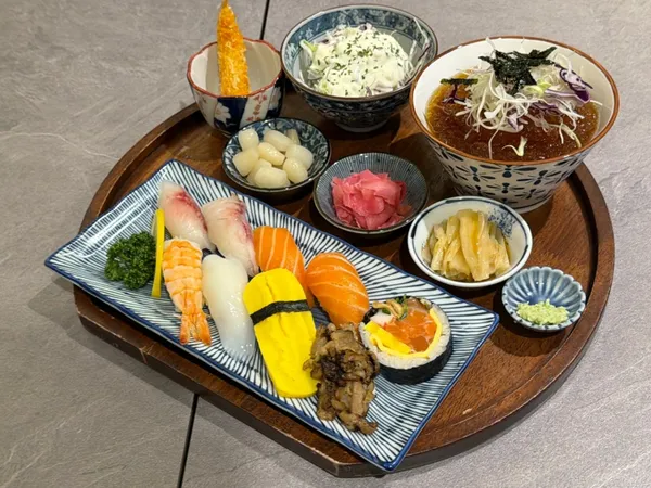 백초밥 대연점 사진 5