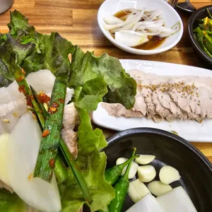 Bokdwaeji Gukbap Main Branch