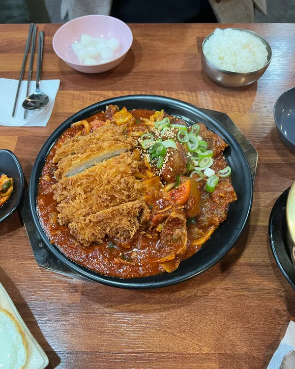 トンアリ食堂の写真2