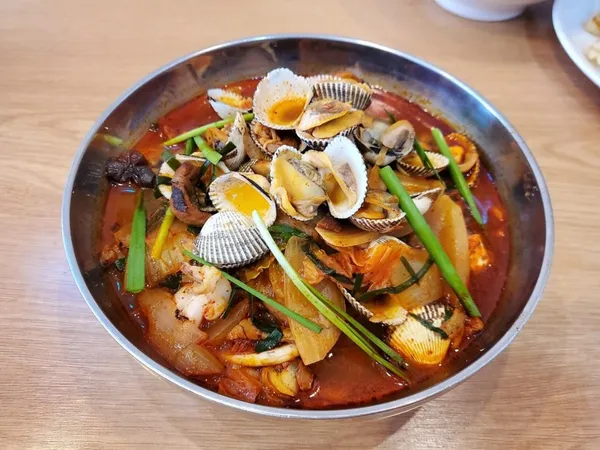 짬뽕깡패 꼬짬 봉담점 사진 2