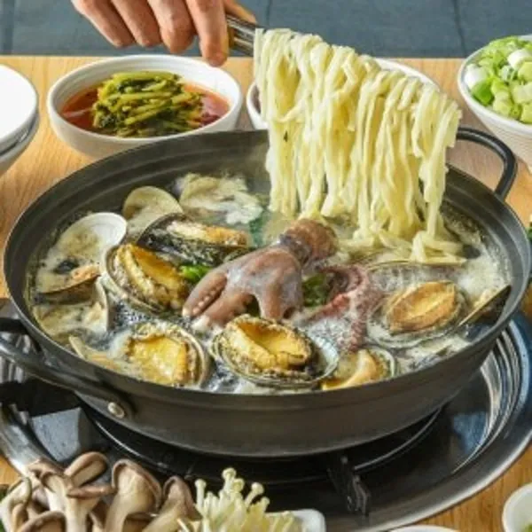 Yeongtong Baekhap Kalguksu Gwanggyo, photo 2