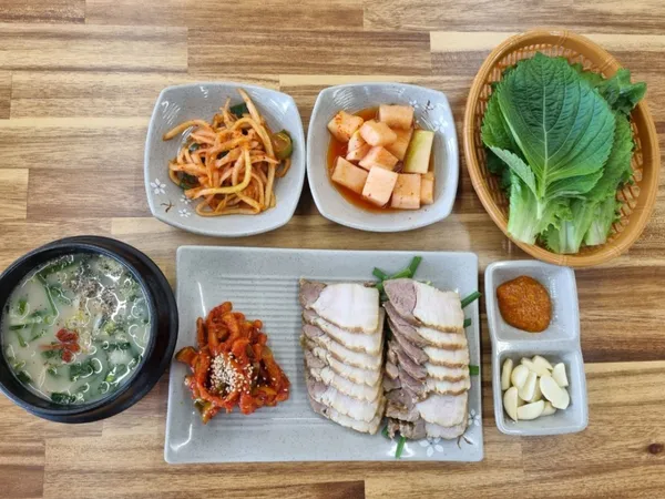 신의주왕족발순대국 사진 4