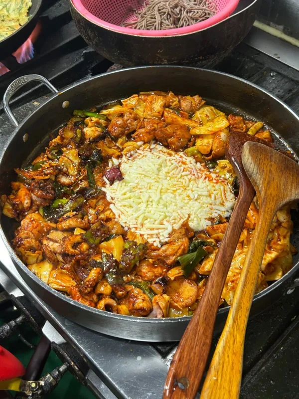 꼬꼬맘 춘천 숯불 닭갈비 사진 2