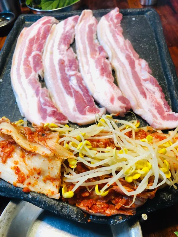 무쇠돌이생삼겹 본점 사진 2