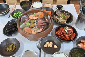 예이제해물듬뿍칼국수 게장