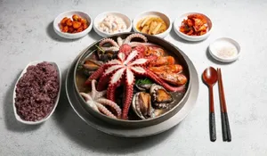 Giwa Jip Neungi Baeksuk Samgyetang Main Branch