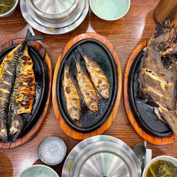 Unjeong Siraegi Hwadeok Saengseon Gui