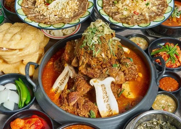 뼈대있는해장국 주촌점 사진 5