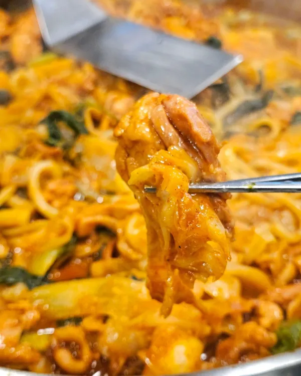 원조칠성통황금닭갈비칼국수 신제주점 사진 5