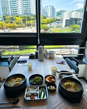 Baeksesanghwangbeoseot Samgyetang