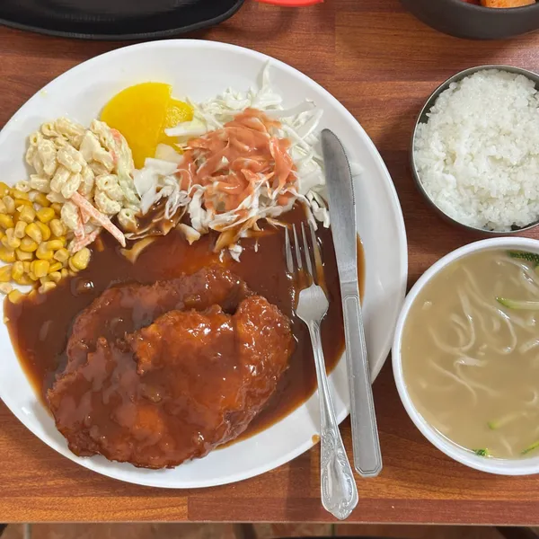 간현돈까스본점 사진 3