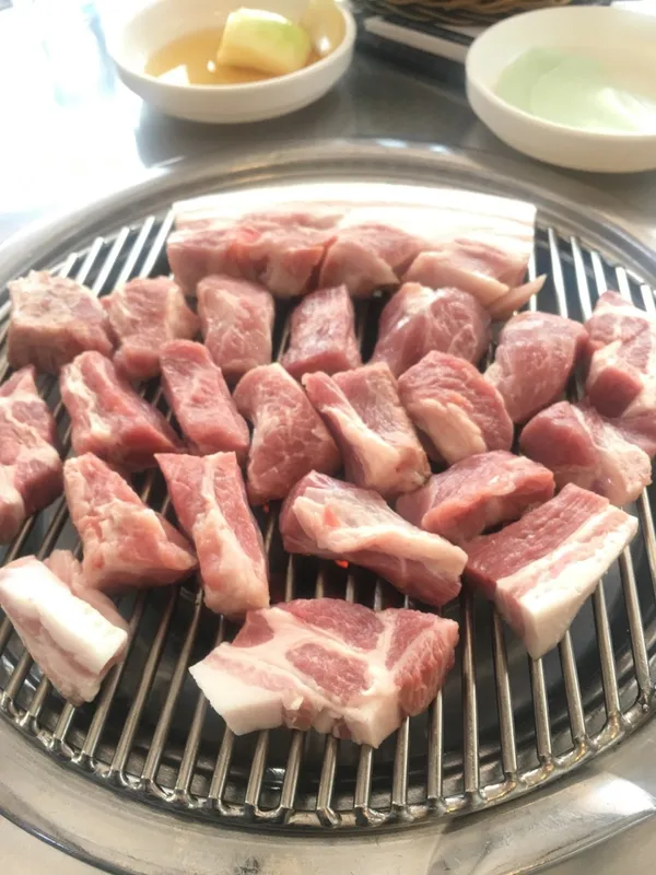 돈사돈 강동직영점 사진 3