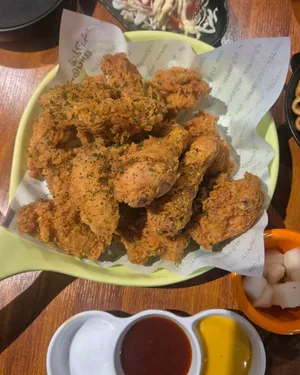 Chicken Mania Korea University Branch