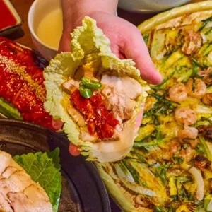 Gohyang Bossam Kalguksu Dongmyeong