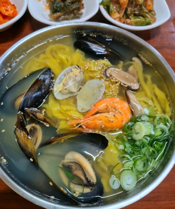 돌산갓김치칼국수