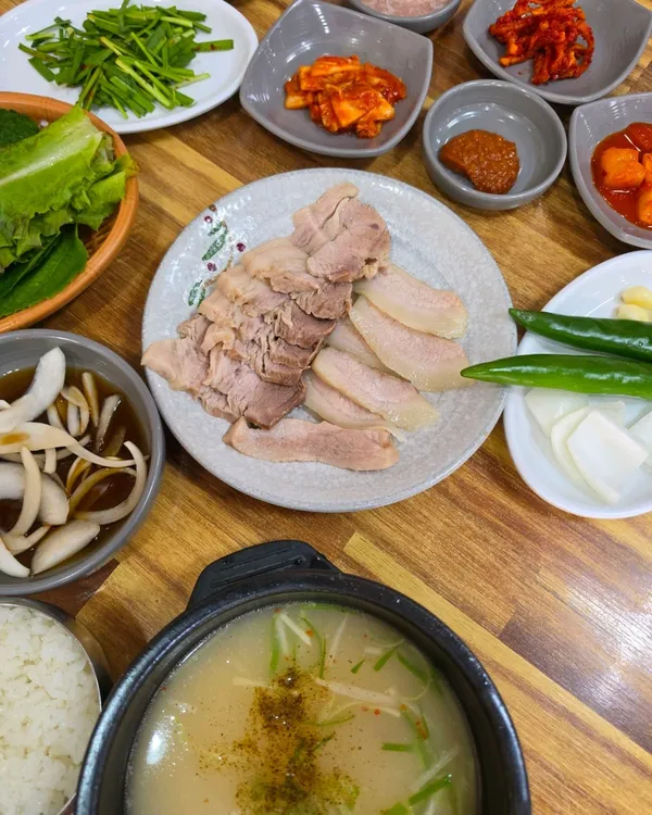 수영 돼지국밥
