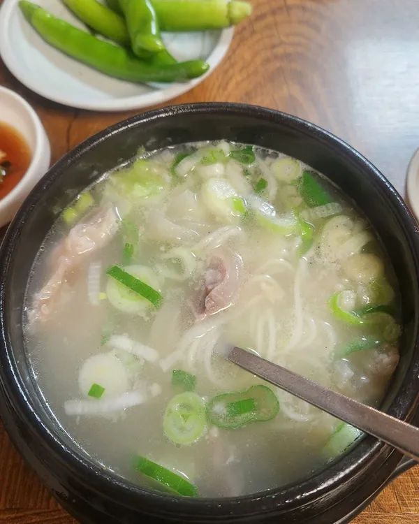 Ujakseolleongtang